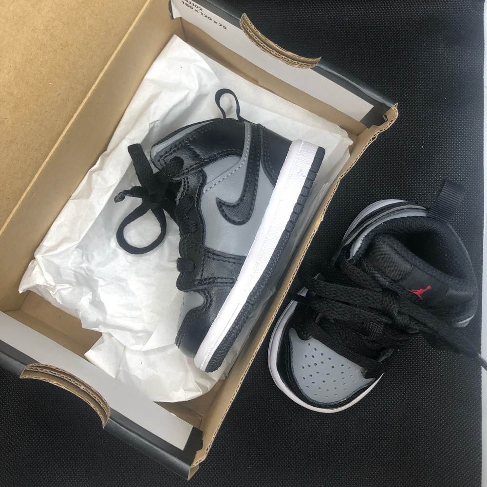 Baby shoes🤩